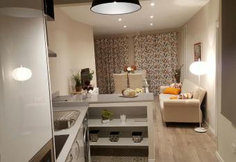 San Nicol  s has Balcony rooms