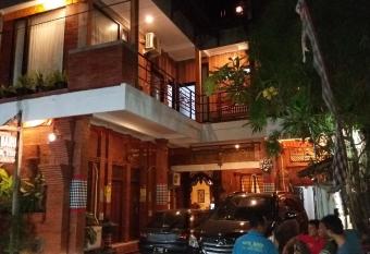 Homestay Kota Baru Jepara allows 18 year olds to book a room