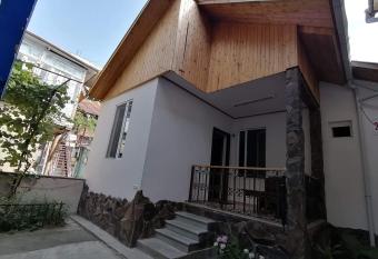 Ira & Vaso s guest house Borjomipark has Balcony rooms