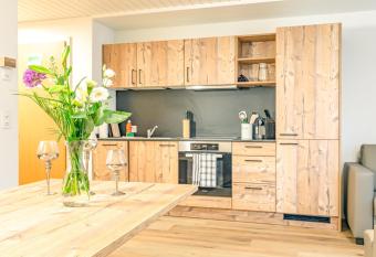 Kehr Apartment has Balcony rooms