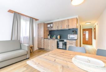 Chalet Graben has Balcony rooms