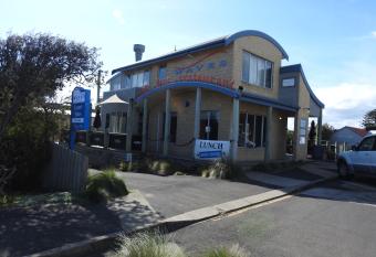 Waves Luxury Suites allows 18 year olds to book a room