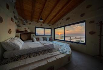 George Apartments Stegna has Balcony rooms