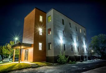 Newly Built Near To Attractions Two Bedroom 2a has Balcony rooms