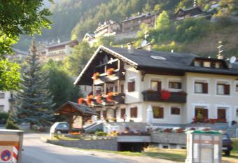 Hotel Gardenia has Balcony rooms