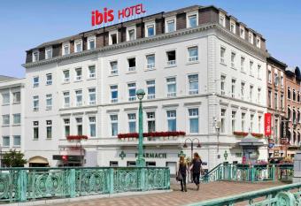 ibis Charleroi Centre Gare allows 18 year olds to book a room