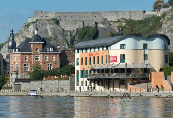 ibis Dinant Centre allows 18 year olds to book a room