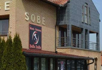 Motel Bella Italia has Smoking/Balcony rooms