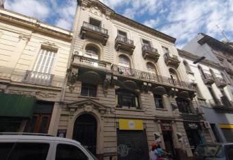 Be King Hostel has Balcony rooms