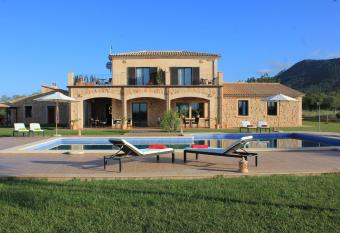 Finca Sol y Vida has Balcony rooms
