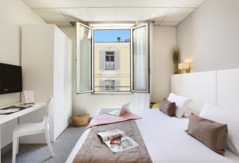 H  tel P.L.M. allows 18 year olds to book a room