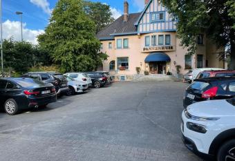 Hotel Pannenhuis Brugge allows 18 year olds to book a room