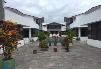 Casa en Tonsupa allows 18 year olds to book a room