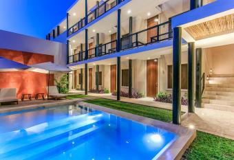 Casona 61 by GuruHotel allows 18 year olds to book a room