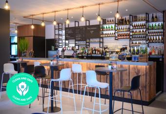 Tulip Inn Antwerpen allows 18 year olds to book a room