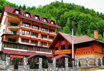 Pensiune Restaurant Piatra Craiului has Balcony rooms