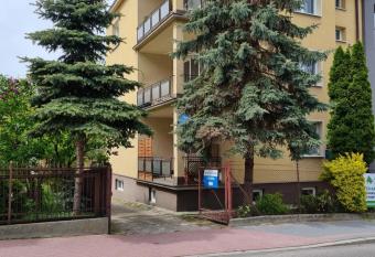 Apartamenty przy Parku allows 18 year olds to book a room