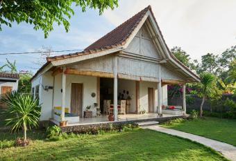 Villa Coral has Balcony rooms