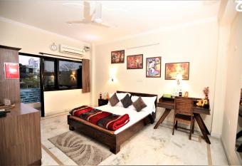 Bhambri Expo House allows 18 year olds to book a room