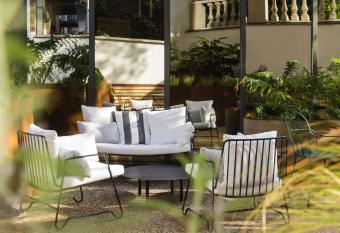 ibis Brussels Centre Chatelain has Balcony rooms