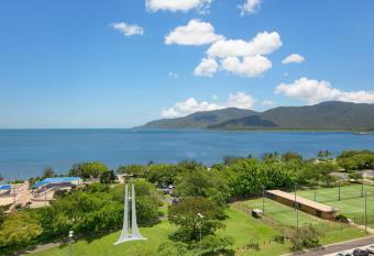 Cairns Ocean View Apartment has Balcony rooms