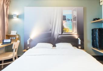 B&B HOTEL Saint-Nazaire Trignac allows 18 year olds to book a room