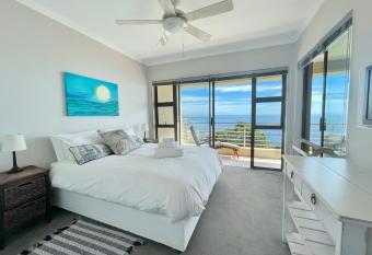 Sunset View at Whale Cove has Balcony rooms