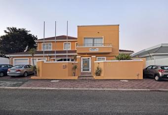 Natalie Guesthouse allows 18 year olds to book a room