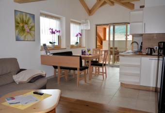 Privatpension Bergkristall has Balcony rooms