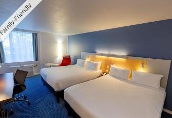 Holiday Inn Express Gent, an IHG Hotel allows 18 year olds to book a room