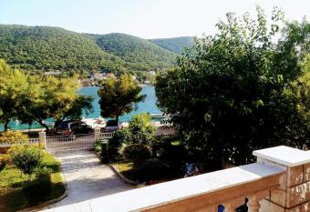 Open Sea Apartmani has Balcony rooms