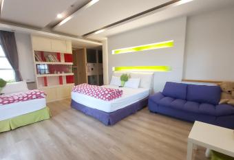 ChaoPingJia Homestay has Balcony rooms