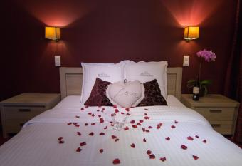 Hotel Maraboe allows 18 year olds to book a room