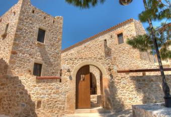Vetilios Lithos boutique hotel allows 18 year olds to book a room