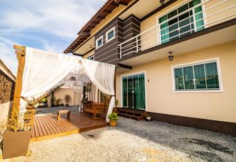 Hospedagem Morada Nativa Praia Bombas has Balcony rooms