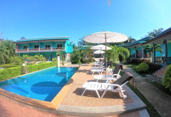 Tum Mai Kaew Resort has Balcony rooms