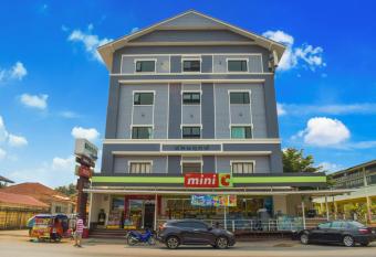 Chonlapruk Lakeside Hotel has Balcony rooms