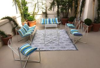 Les Cachettes allows 18 year olds to book a room