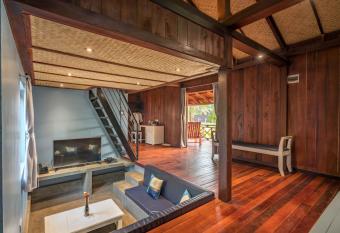 Authentic Khmer Village Resort has rooms with a private hot tub