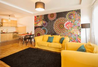 Apartment Mia - lovely apartment near airport allows 18 year olds to book a room