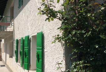 Casa Fiorellino has Balcony rooms