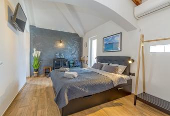 Apartments Hrestak has Balcony rooms