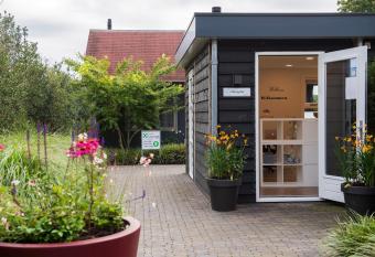 Soeren Lounge has Balcony rooms