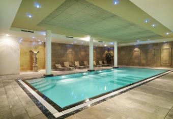 Hyllit Hotel allows 18 year olds to book a room