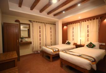 The Exotic House has Balcony rooms