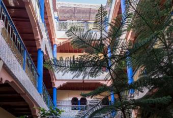 Hotel Central Palace allows 18 year olds to book a room