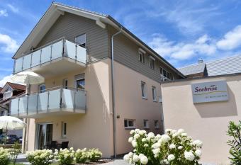 Seebrise mit Musik und Wein has Balcony rooms