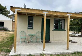 Millers Flat Holiday Park has Balcony rooms