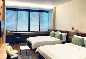 Enjoy Homestay has Balcony rooms