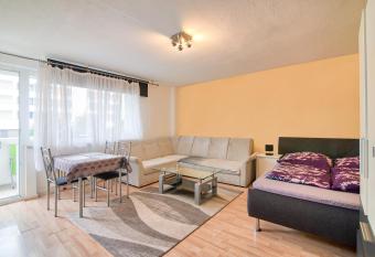 Comfortable Homly Apartment has Balcony rooms